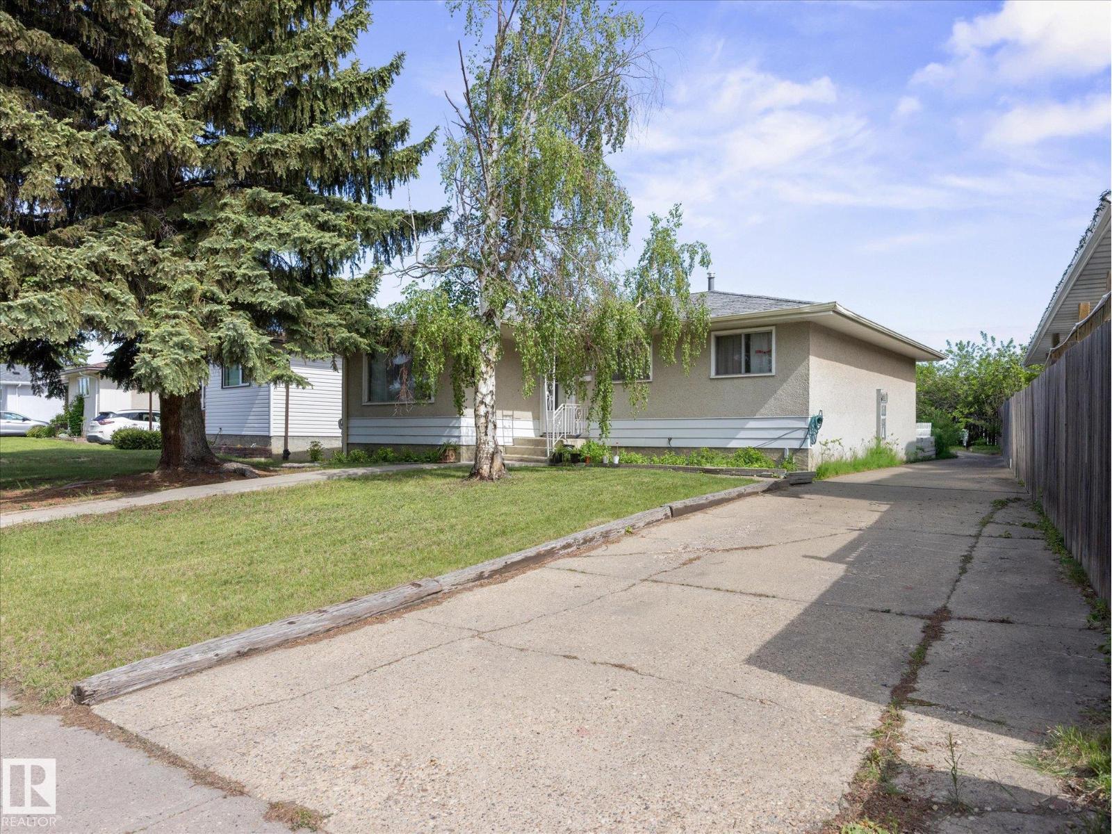 11408 165 Av NW, Edmonton, Alberta  T5X 3W6 - Photo 2 - E4493061