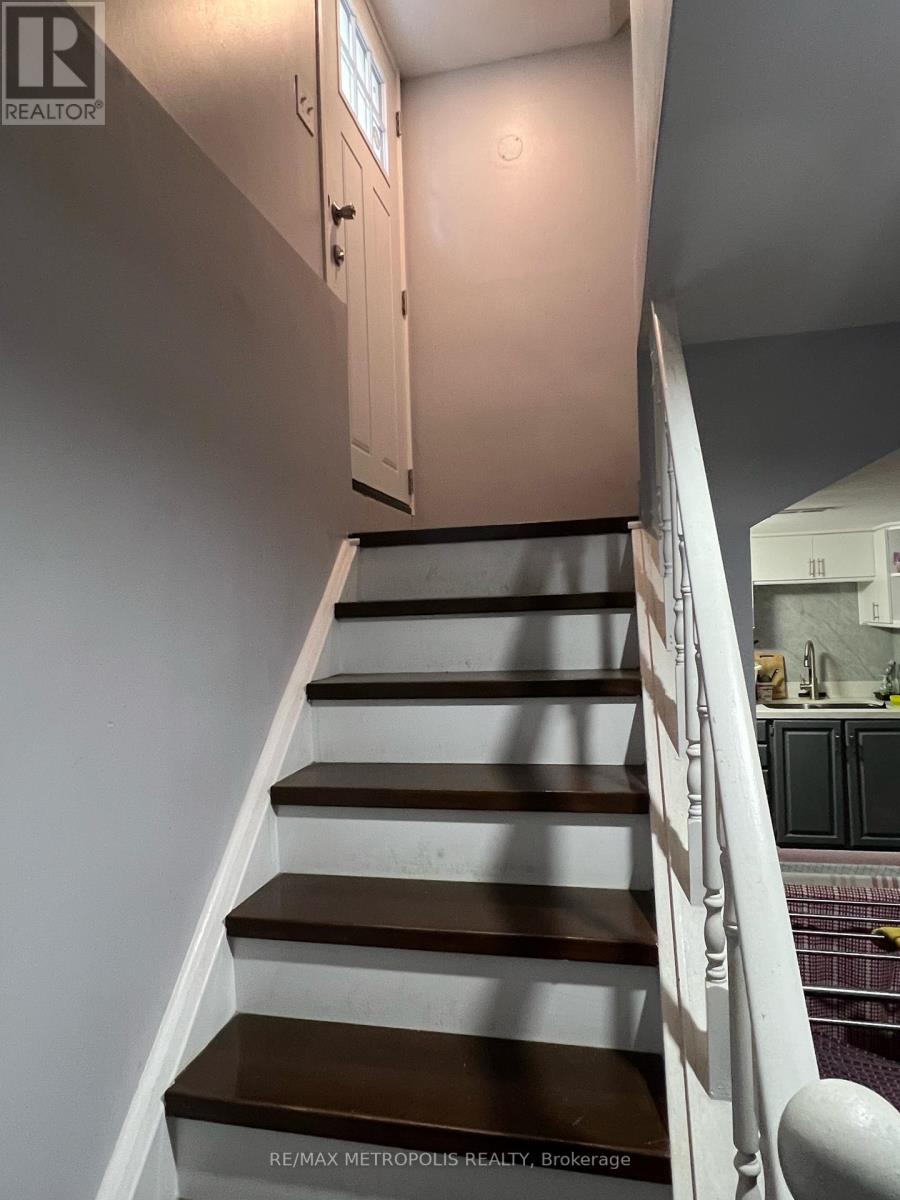 Bsmt - 5884 Chorley Place, Mississauga, Ontario  L5M 5L7 - Photo 2 - W13432208