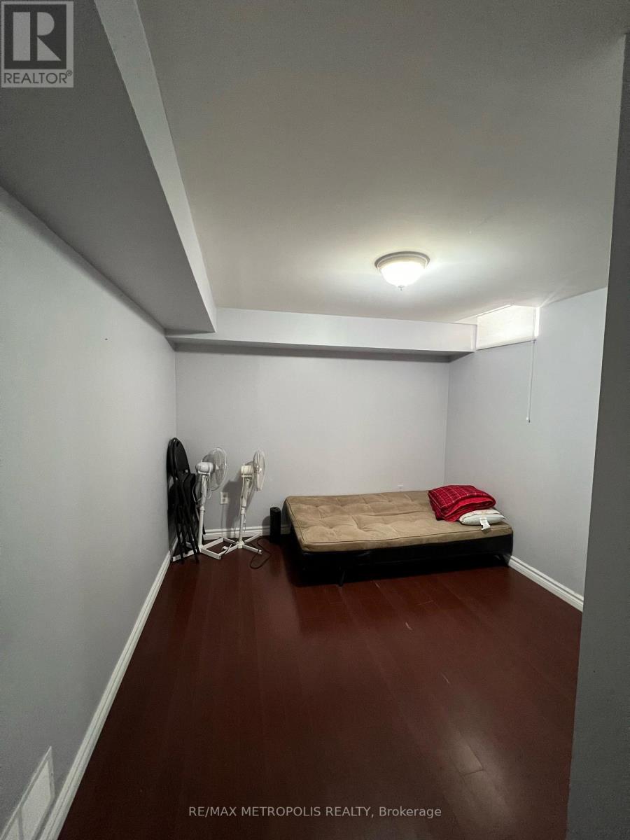 Bsmt - 5884 Chorley Place, Mississauga, Ontario  L5M 5L7 - Photo 5 - W13432208