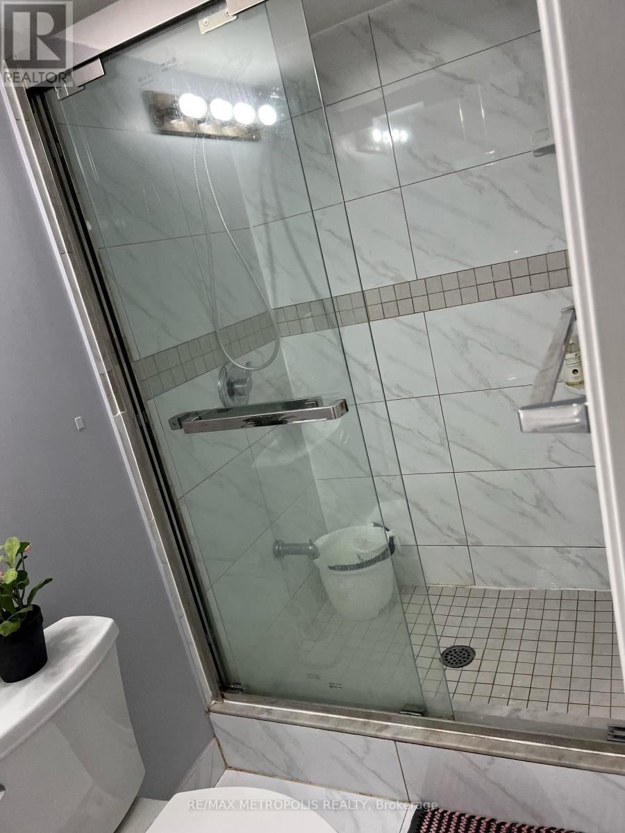 Bsmt - 5884 Chorley Place, Mississauga, Ontario  L5M 5L7 - Photo 6 - W13432208