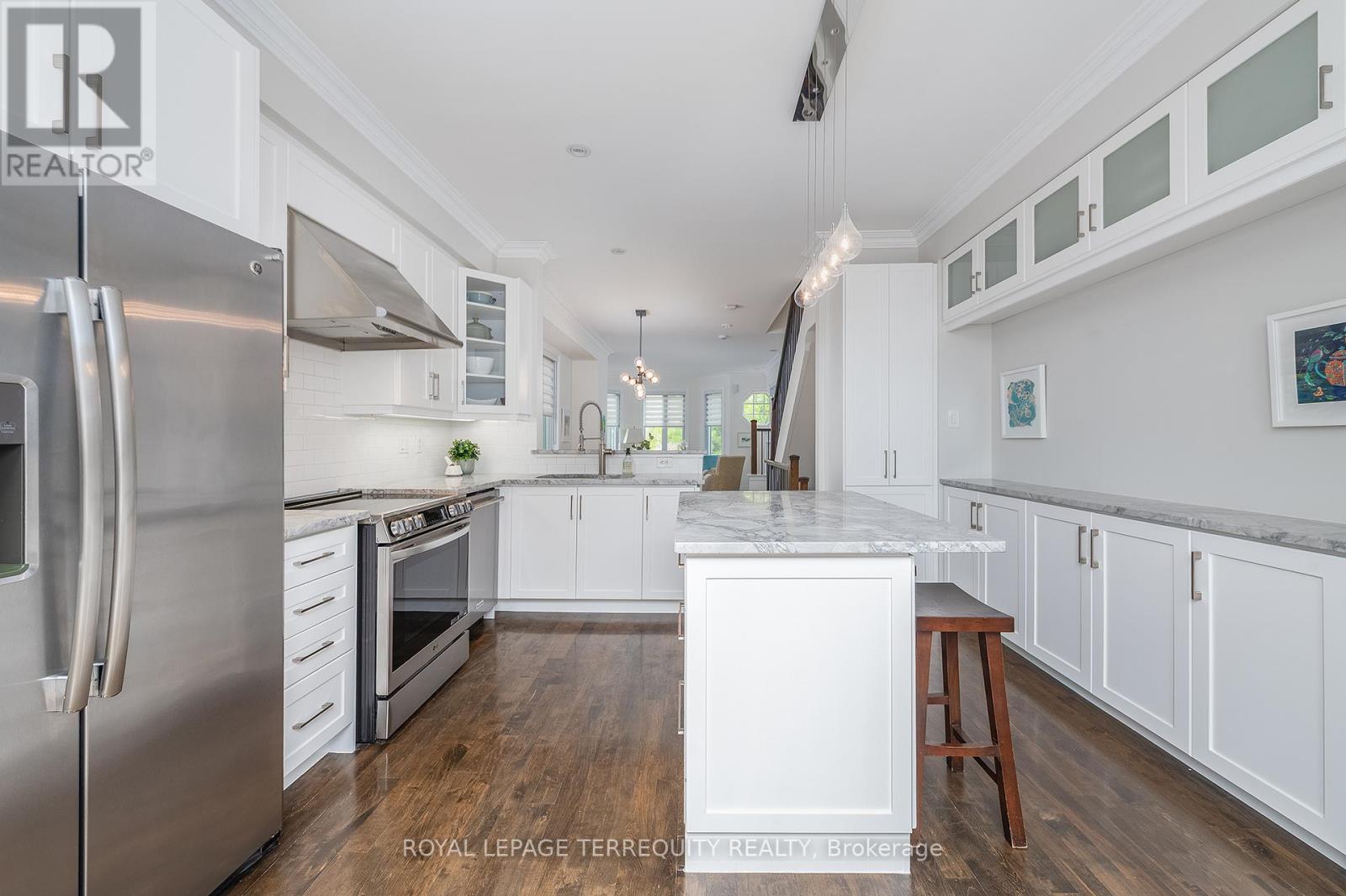 69 Lobo Mews, Toronto, Ontario  M8Z 0B2 - Photo 15 - W13432236