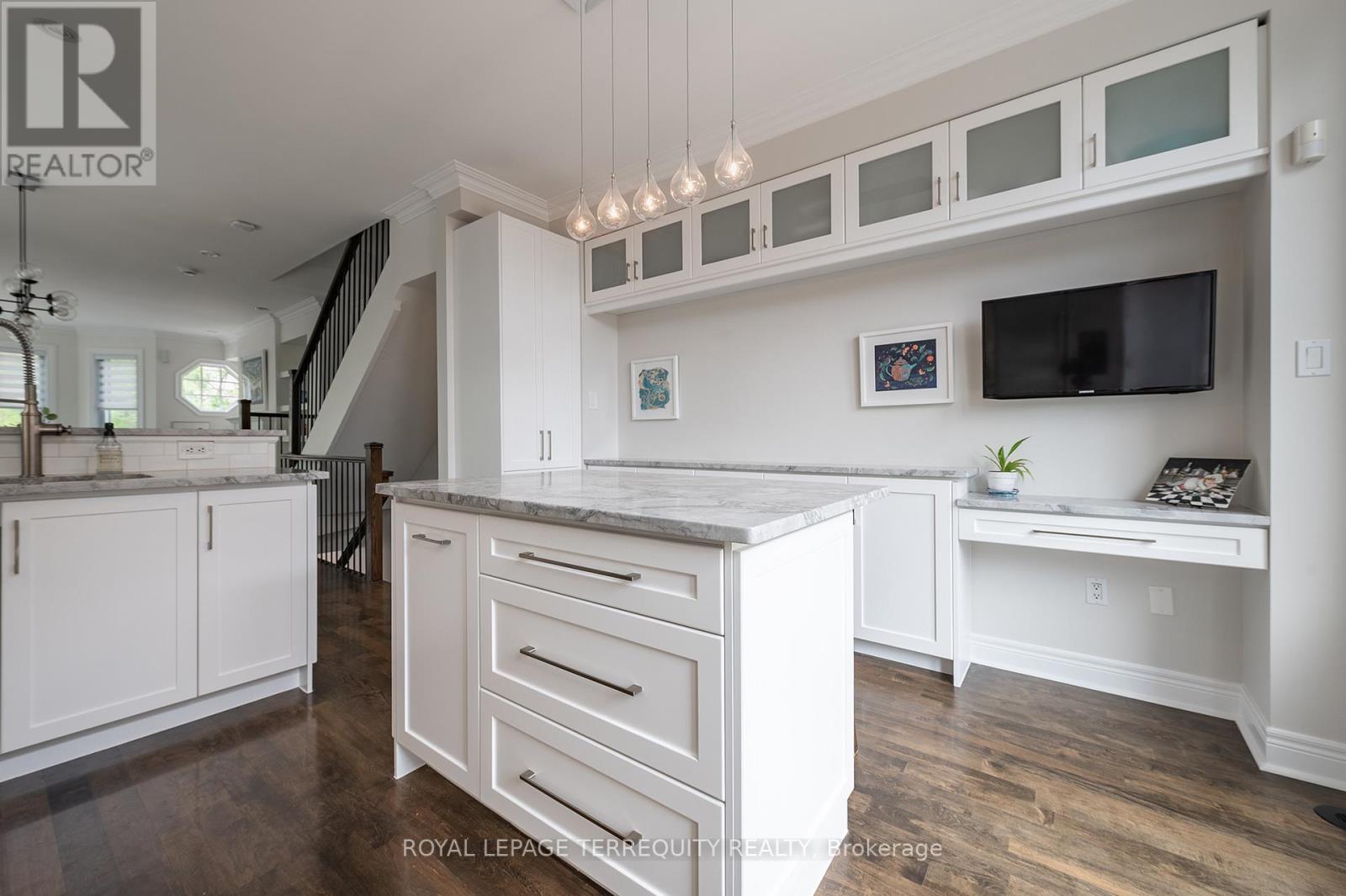 69 Lobo Mews, Toronto, Ontario  M8Z 0B2 - Photo 16 - W13432236