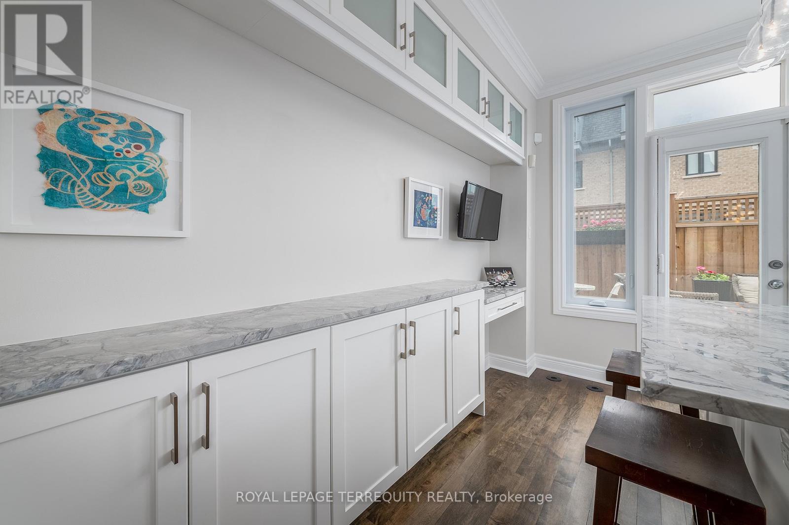 69 Lobo Mews, Toronto, Ontario  M8Z 0B2 - Photo 18 - W13432236