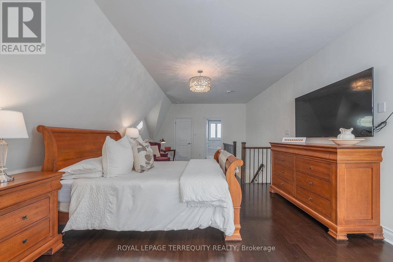 69 Lobo Mews, Toronto, Ontario  M8Z 0B2 - Photo 23 - W13432236