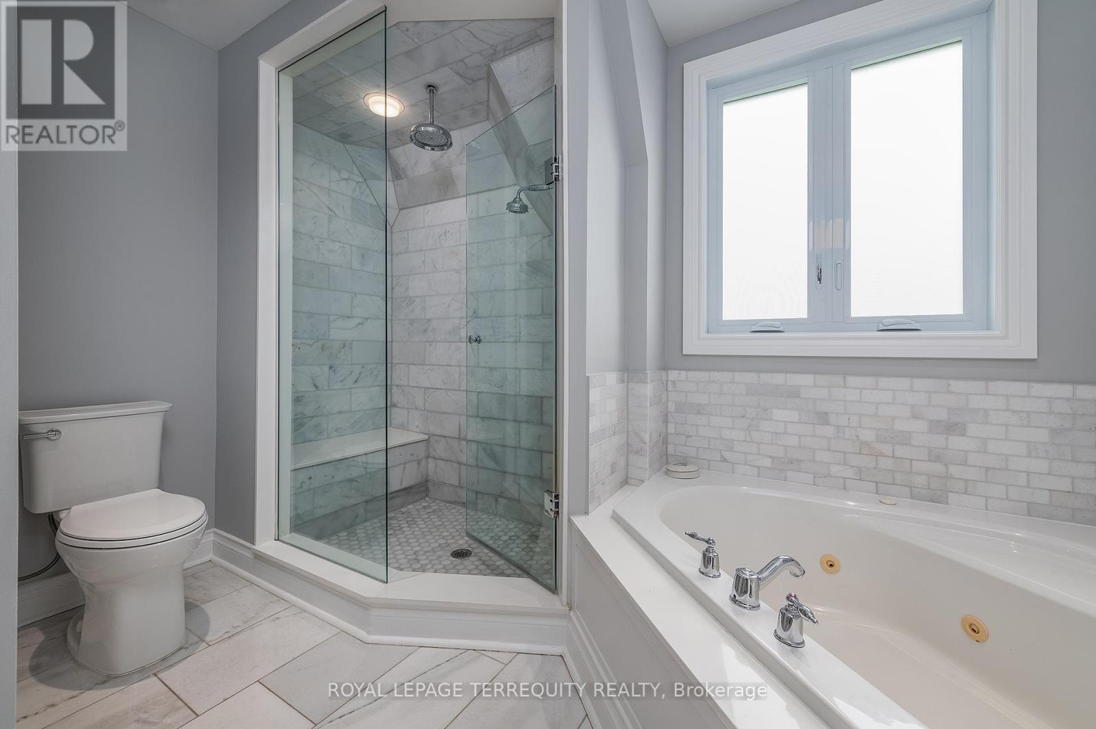 69 Lobo Mews, Toronto, Ontario  M8Z 0B2 - Photo 28 - W13432236