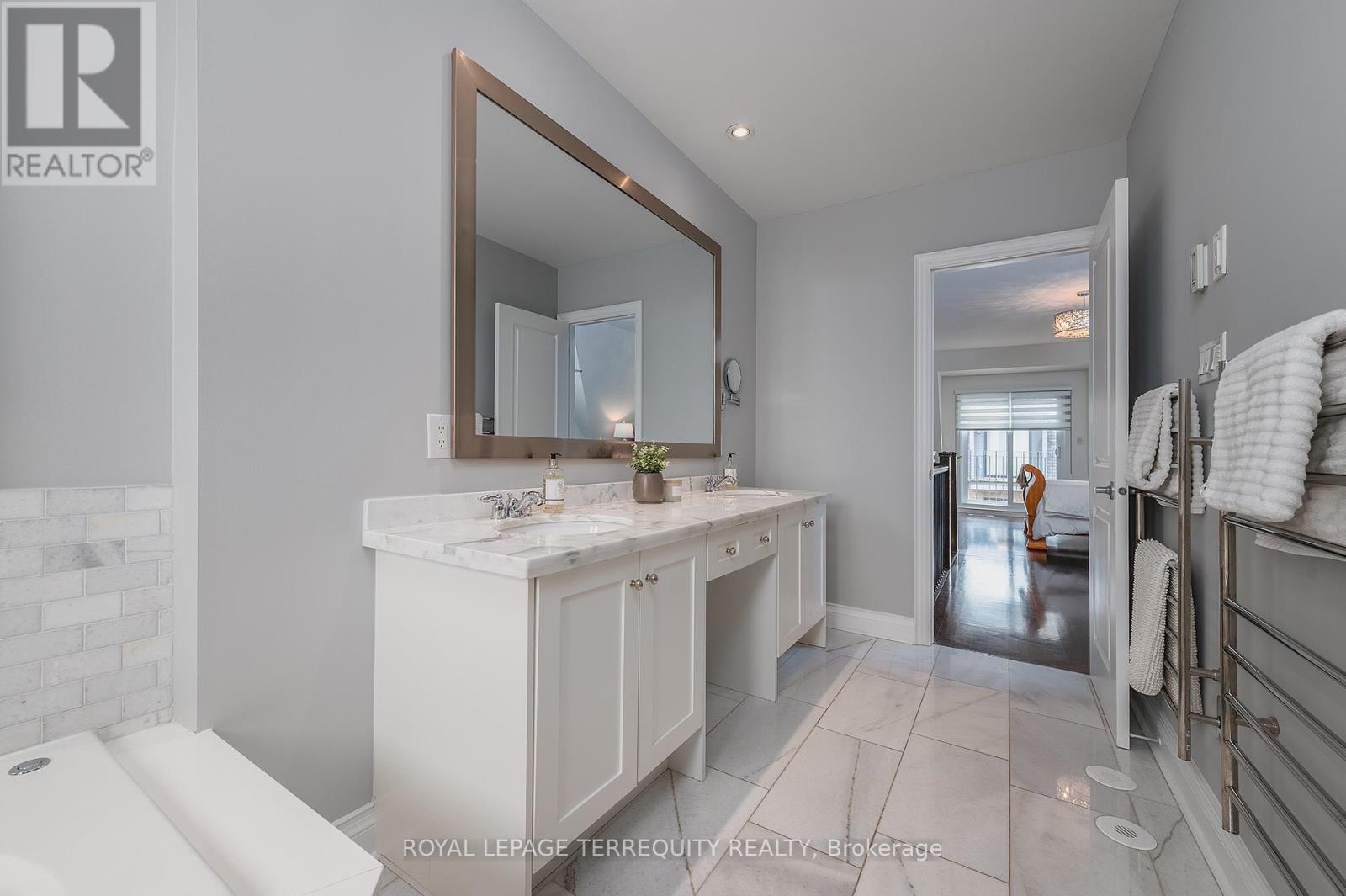 69 Lobo Mews, Toronto, Ontario  M8Z 0B2 - Photo 30 - W13432236