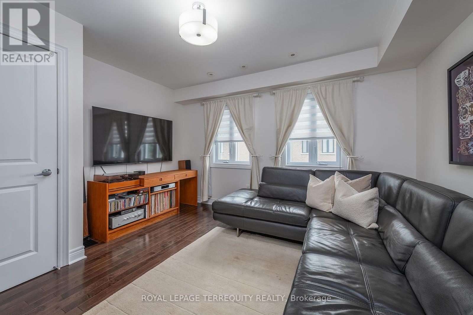 69 Lobo Mews, Toronto, Ontario  M8Z 0B2 - Photo 35 - W13432236