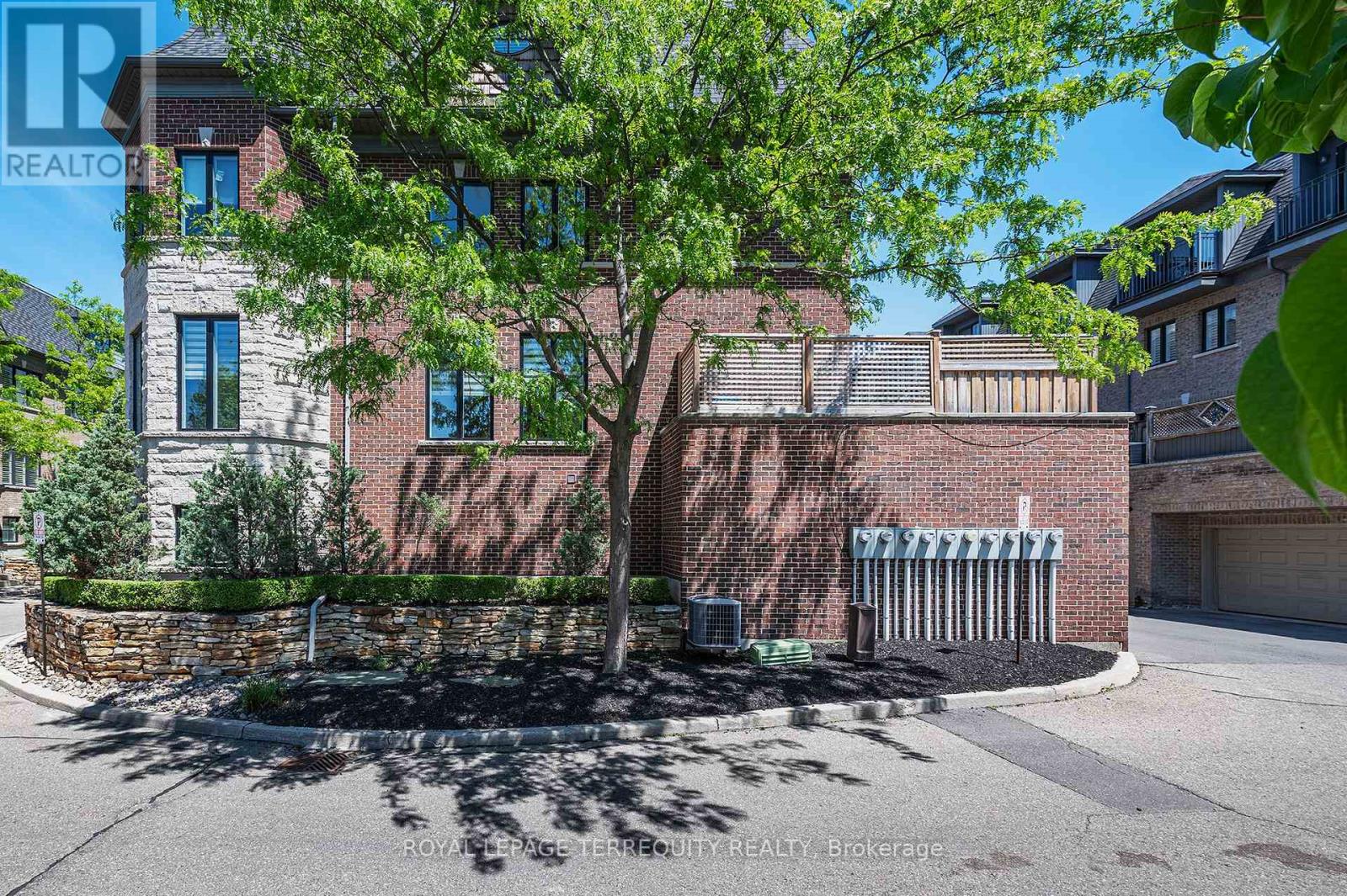 69 Lobo Mews, Toronto, Ontario  M8Z 0B2 - Photo 48 - W13432236