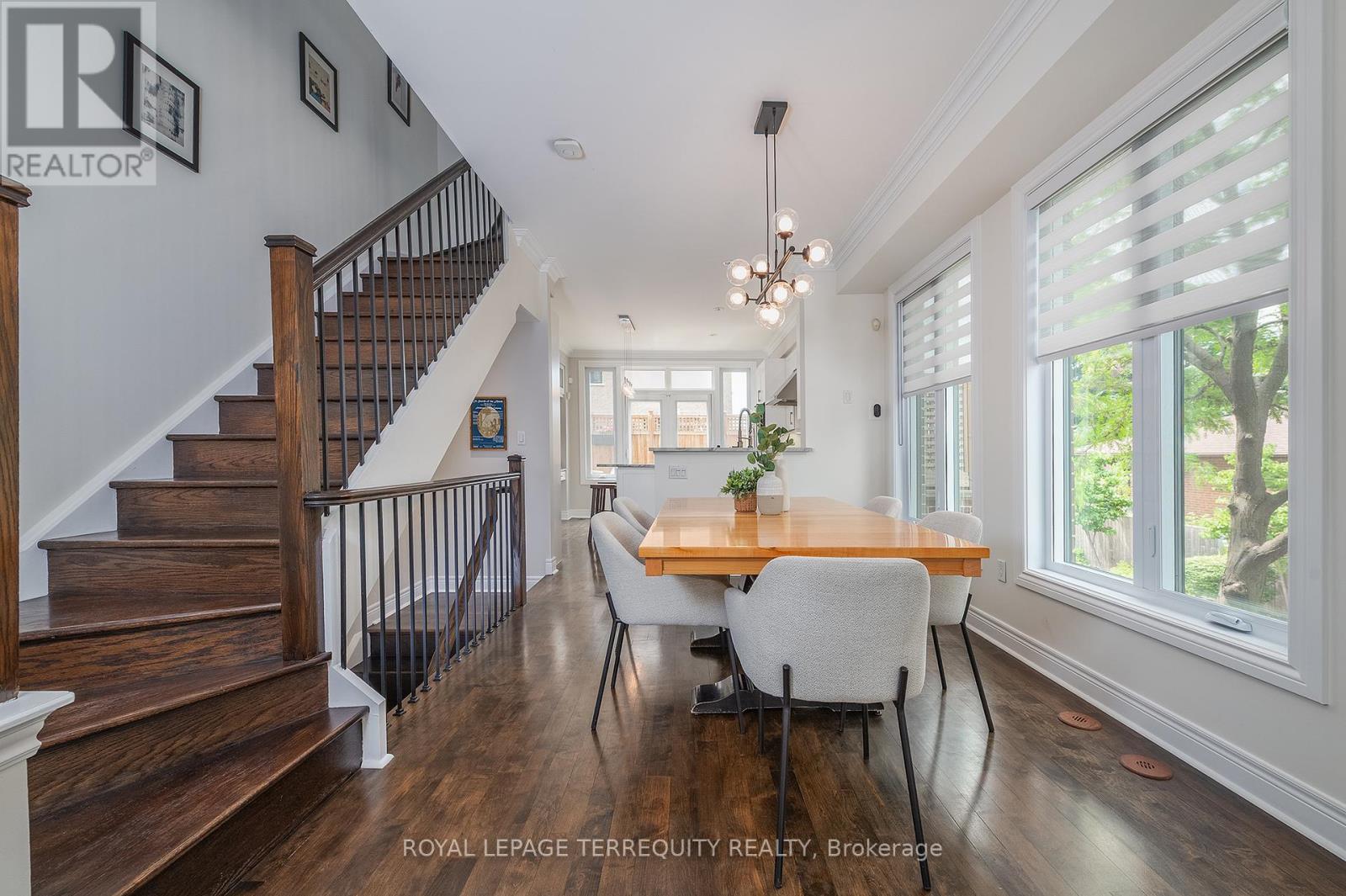 69 Lobo Mews, Toronto, Ontario  M8Z 0B2 - Photo 8 - W13432236