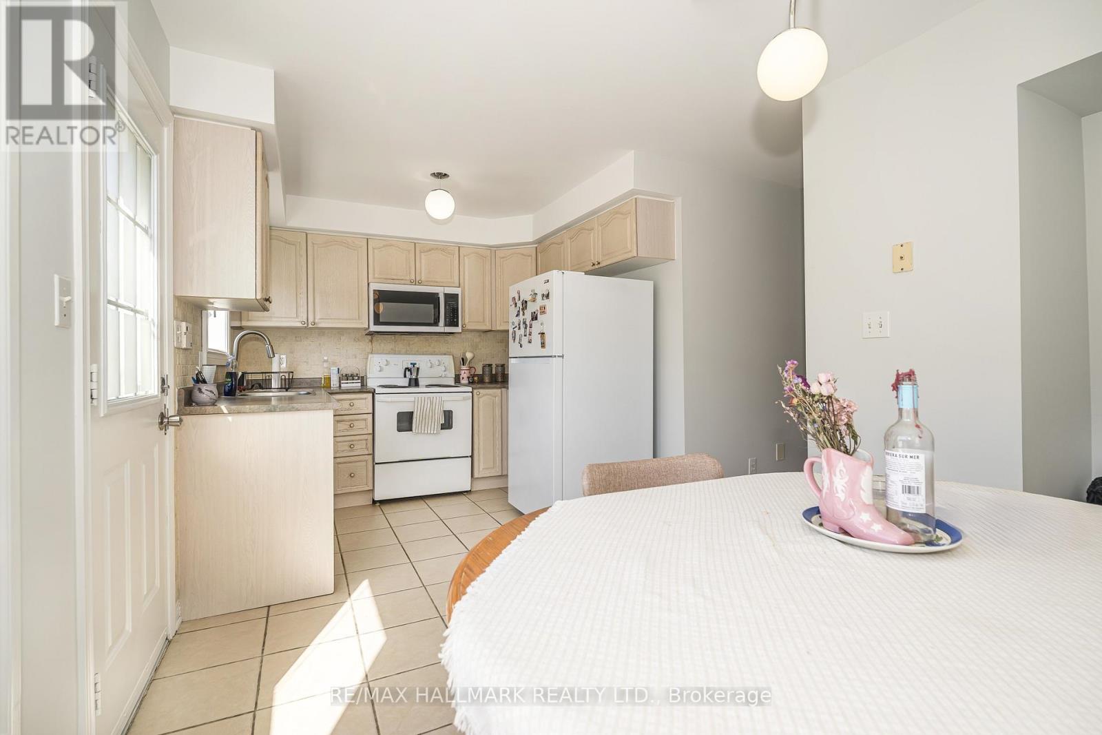 Main/base - 125 Viella Street, Toronto, Ontario  M6N 5C7 - Photo 7 - W13432272