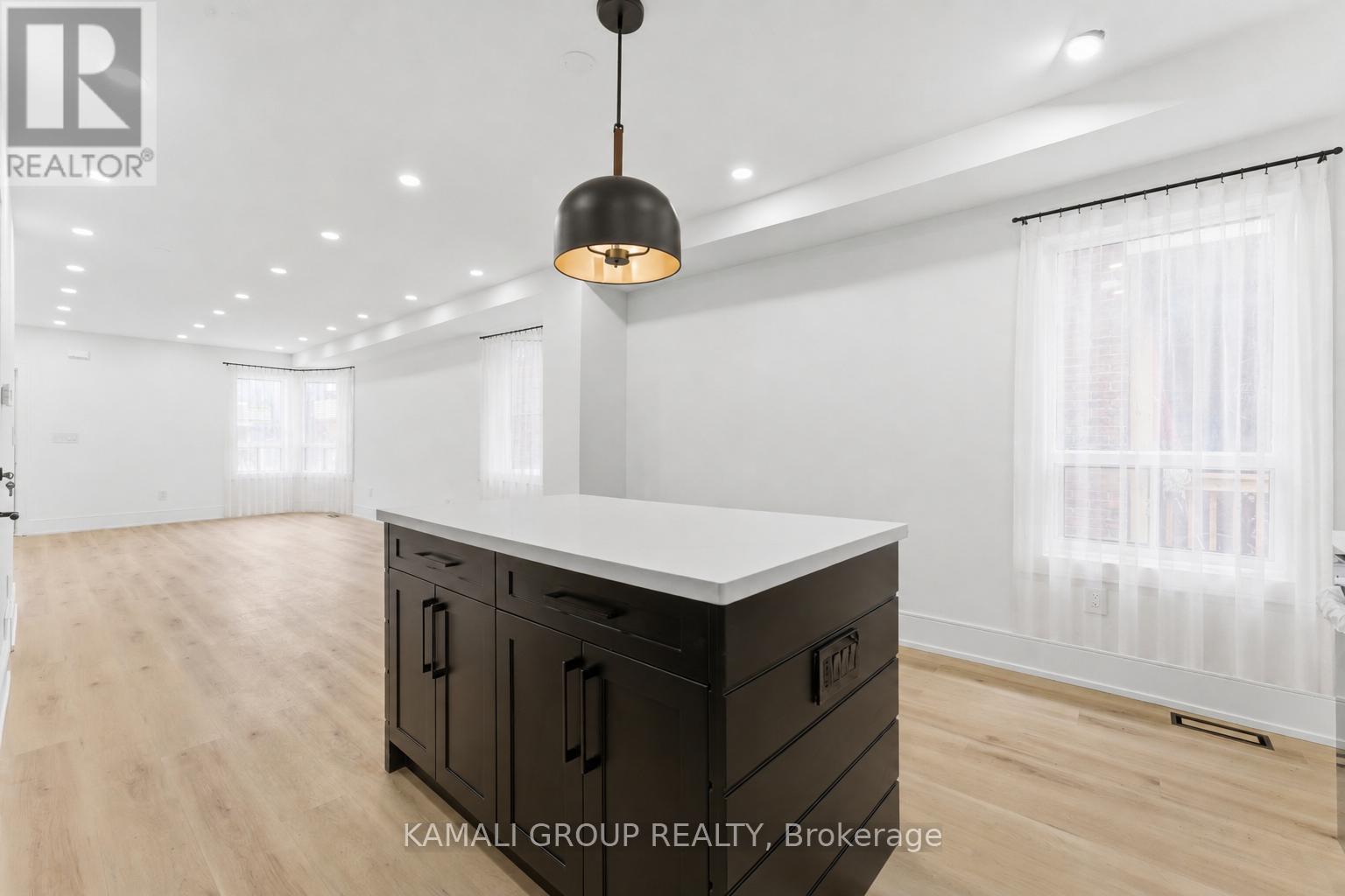 Main & Upper - 154 Wallace Avenue, Toronto, Ontario  M6H 1V2 - Photo 10 - W13432294