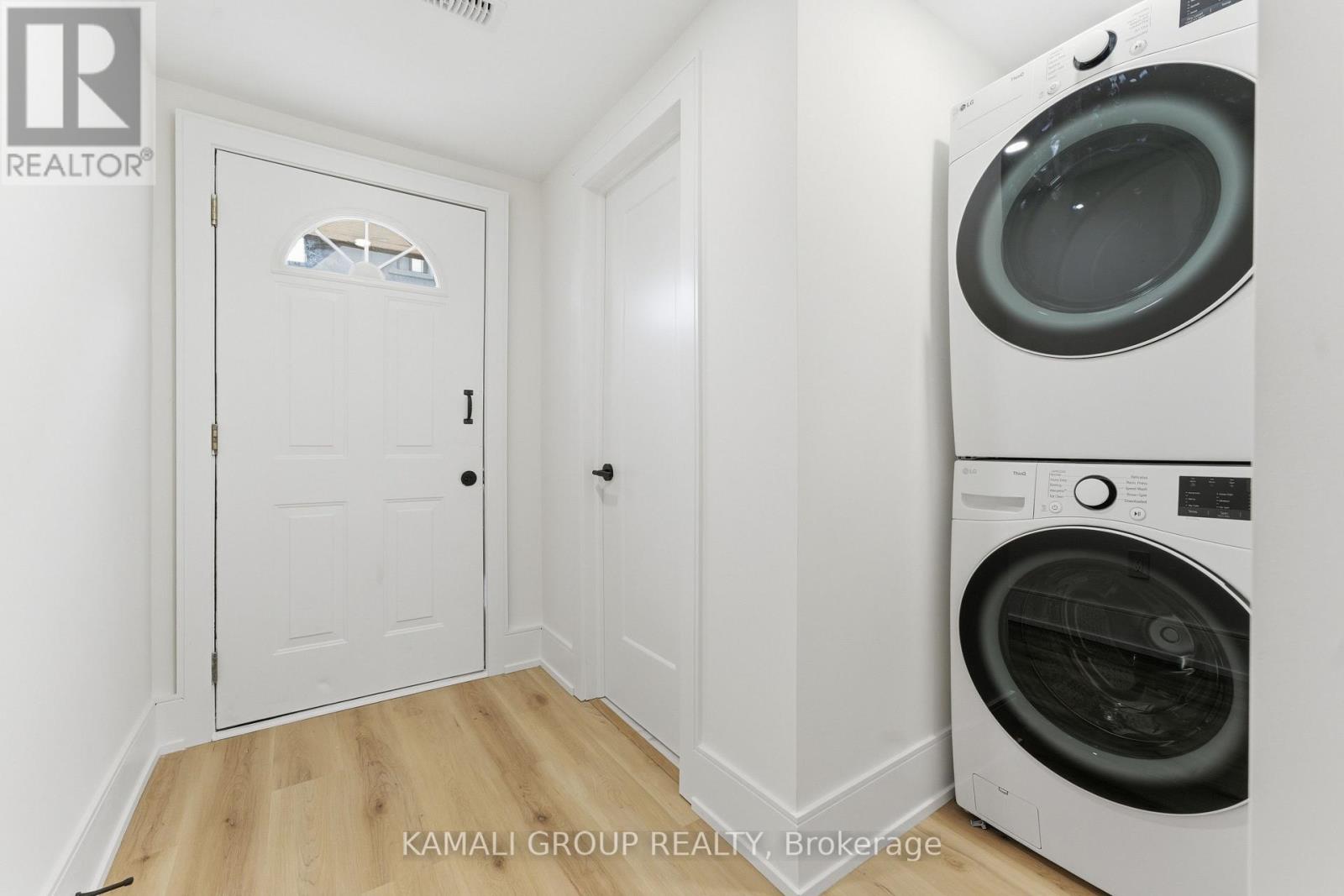 Main & Upper - 154 Wallace Avenue, Toronto, Ontario  M6H 1V2 - Photo 12 - W13432294
