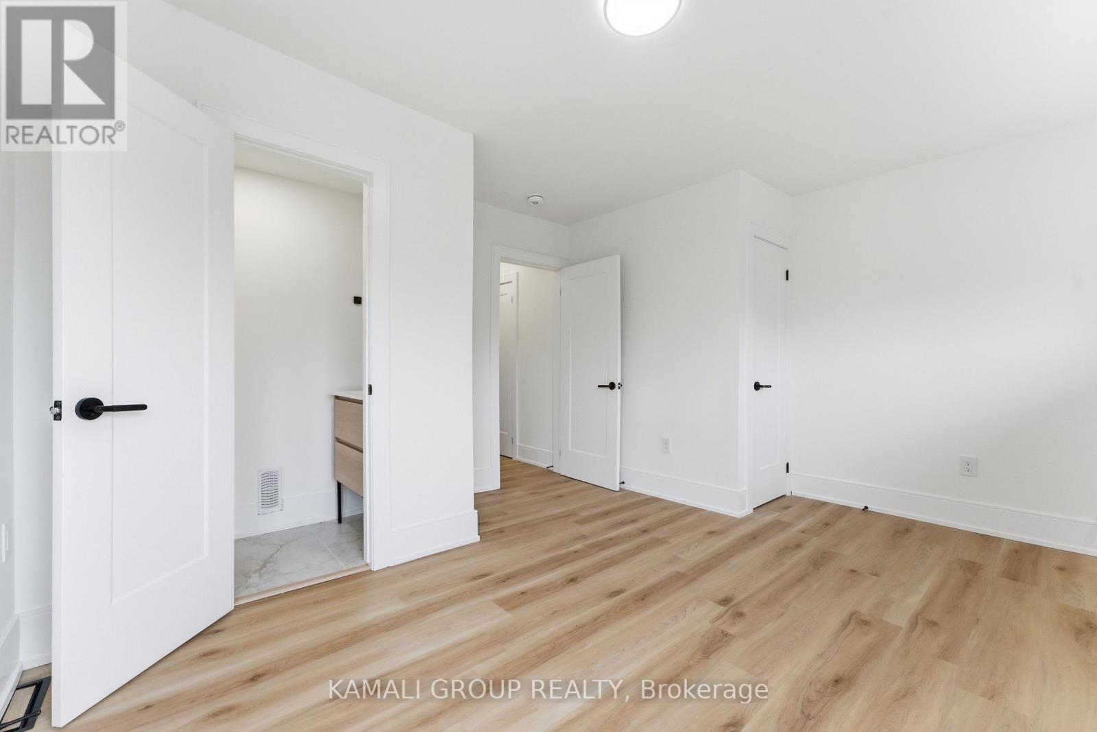 Main & Upper - 154 Wallace Avenue, Toronto, Ontario  M6H 1V2 - Photo 16 - W13432294
