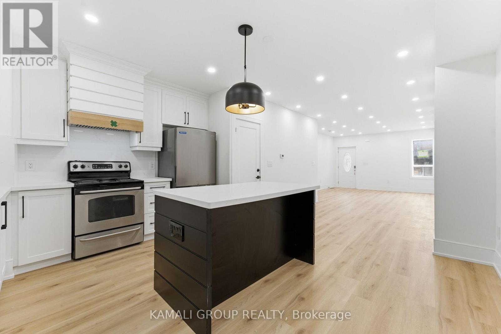 Main & Upper - 154 Wallace Avenue, Toronto, Ontario  M6H 1V2 - Photo 7 - W13432294