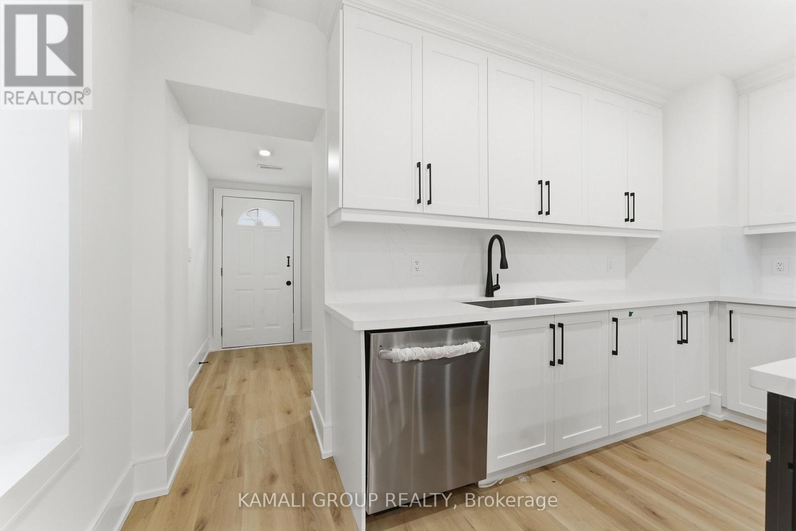Main & Upper - 154 Wallace Avenue, Toronto, Ontario  M6H 1V2 - Photo 9 - W13432294