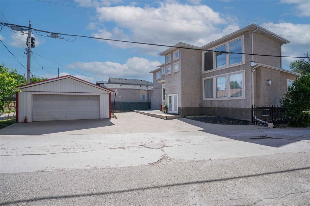 1008 Royse Avenue, Winnipeg, Manitoba  R3T 1V5 - Photo 32 - 202613459
