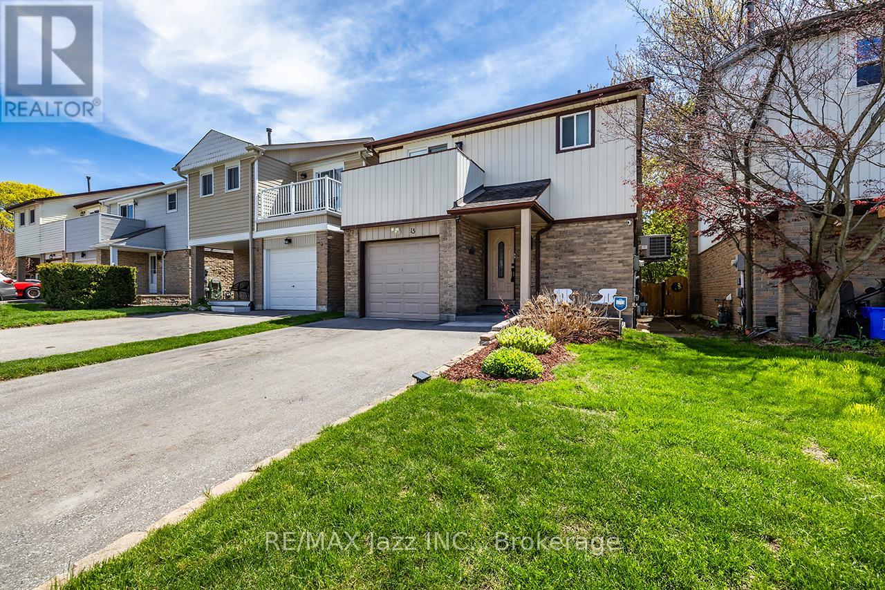 15 Graham Court, Whitby, Ontario  L1N 6E1 - Photo 3 - E13432382