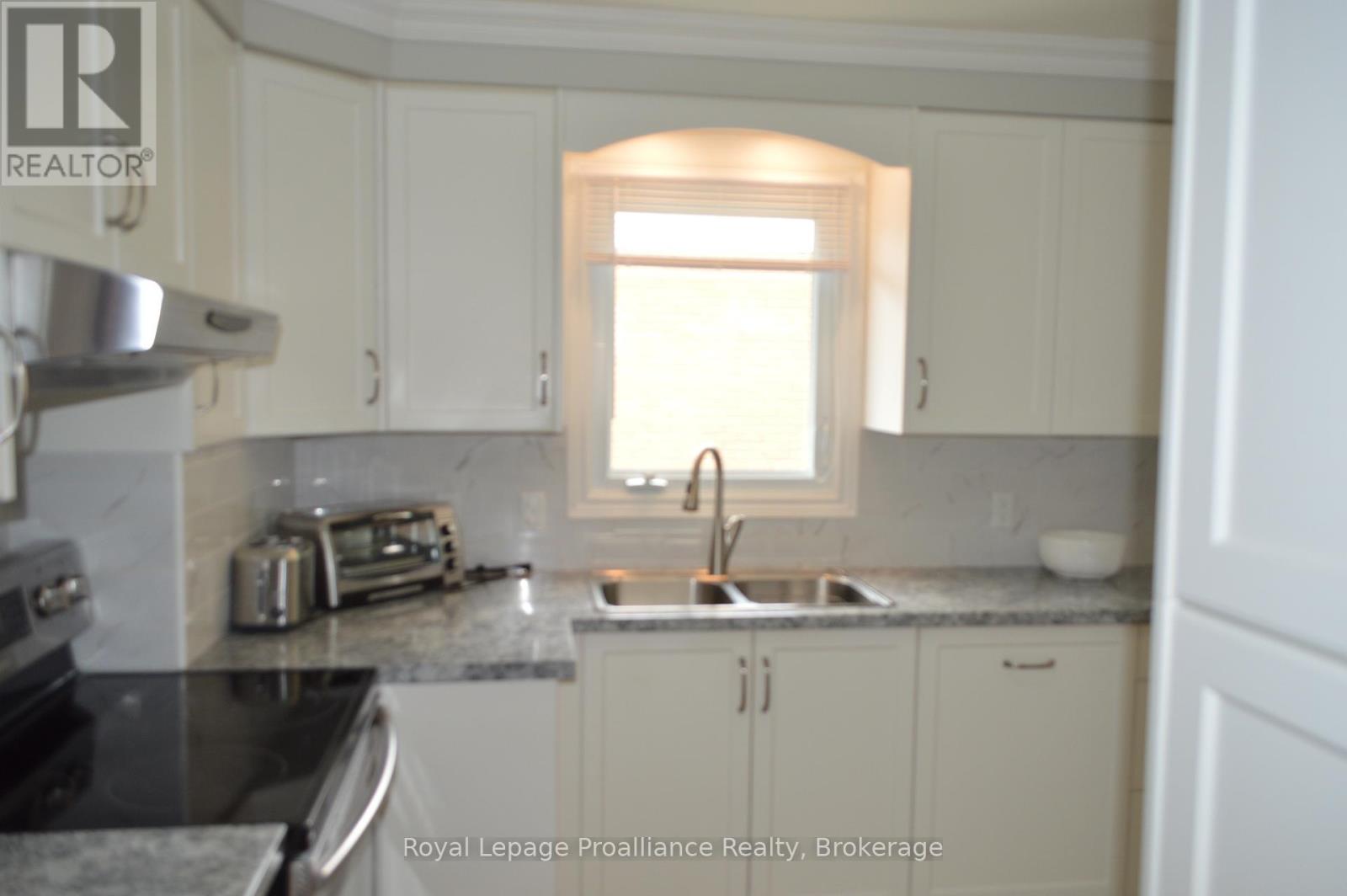 9 Austin Street, Quinte West, Ontario  K8V 1Z2 - Photo 4 - X13432702