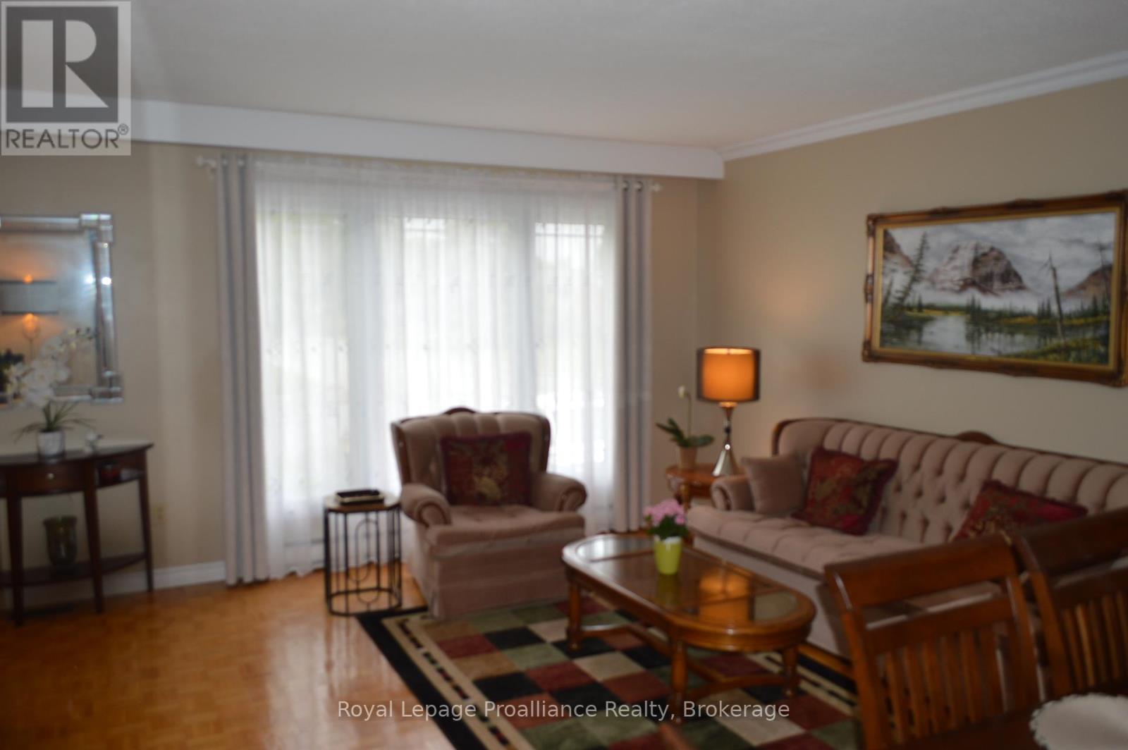 9 Austin Street, Quinte West, Ontario  K8V 1Z2 - Photo 8 - X13432702