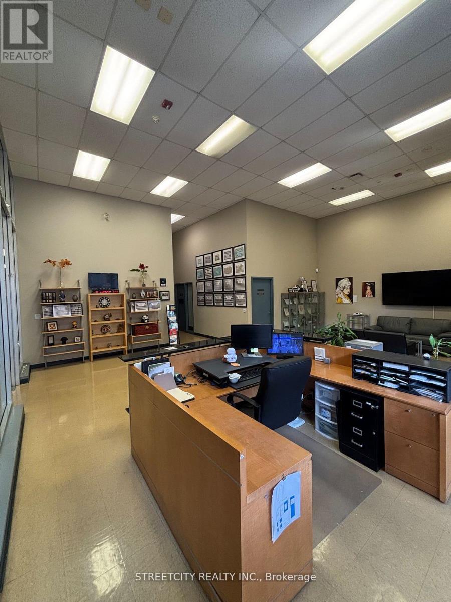 361 Richmond Street, London East, Ontario  N6A 3C2 - Photo 4 - X13432398