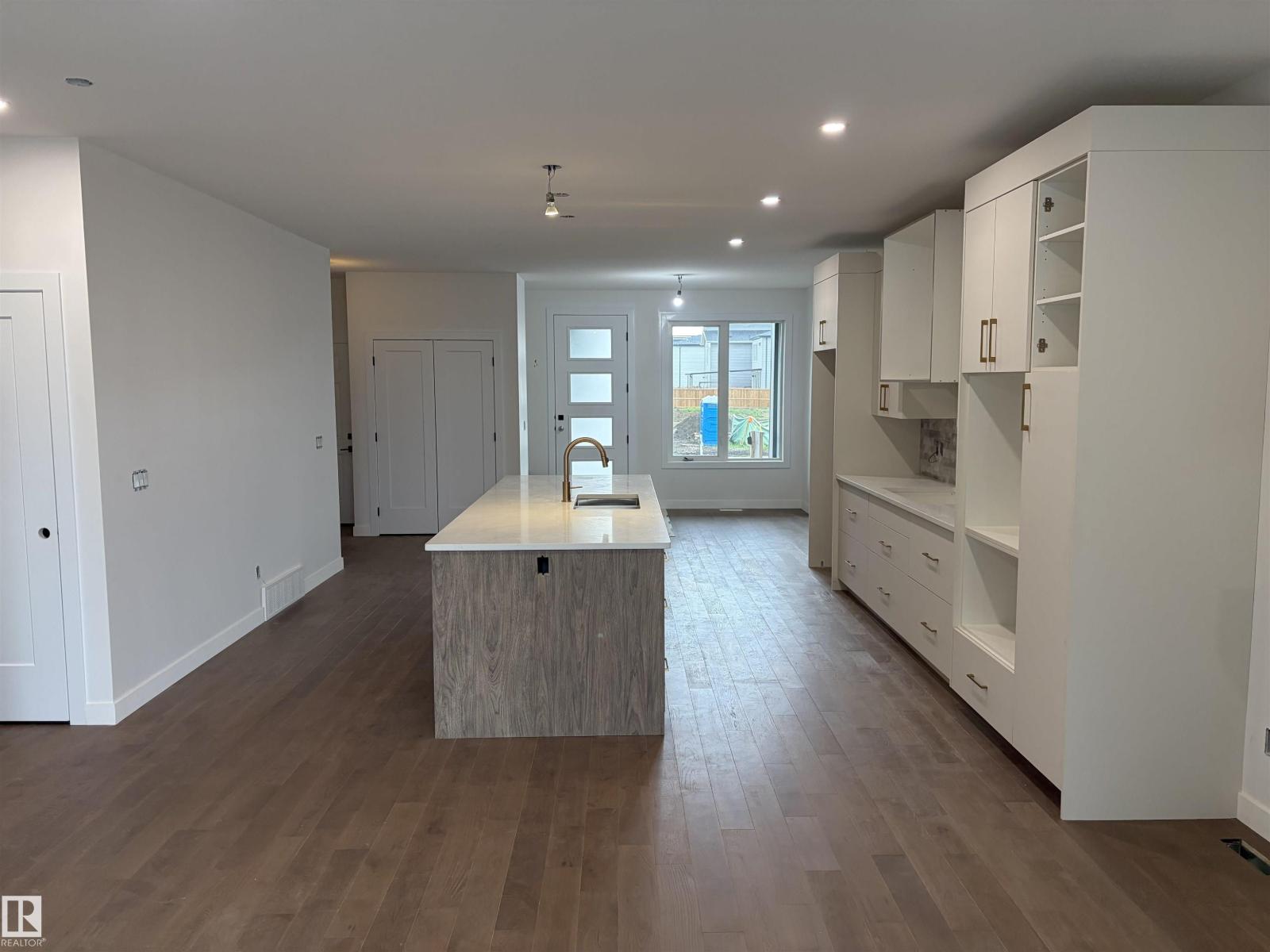39 Elsinore Pl NW, Edmonton, Alberta  T5X 0M6 - Photo 8 - E4470219