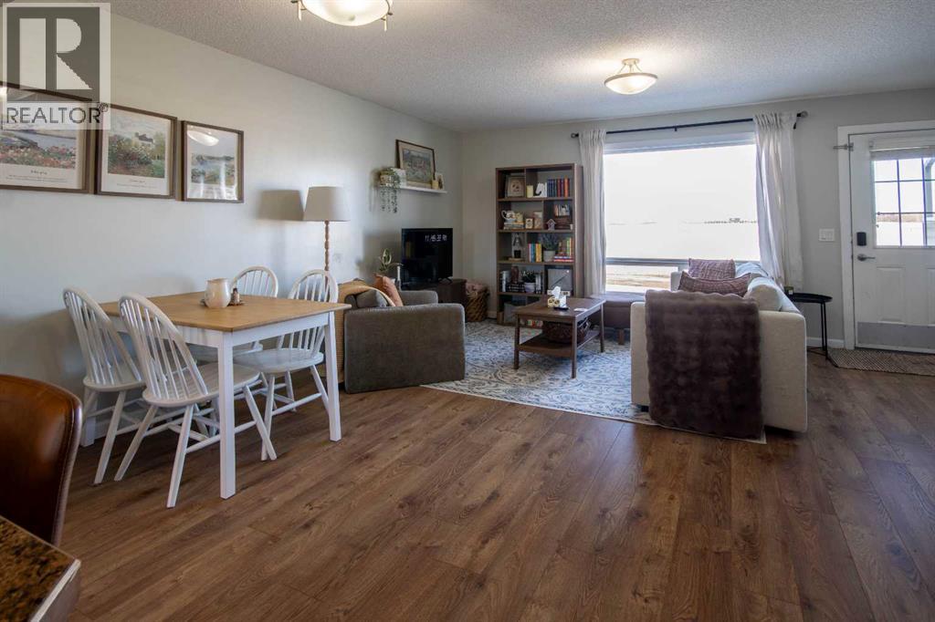203 Clover Way, Carstairs, Alberta  T0M 0N0 - Photo 8 - A2292899