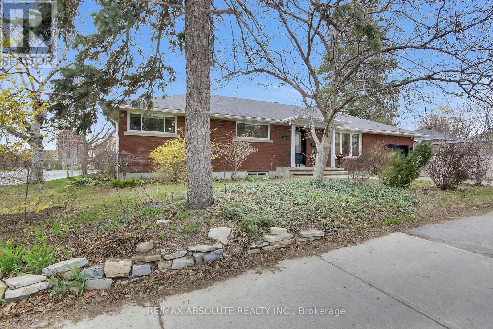 731 Dovercourt Avenue, Ottawa, Ontario  K2A 0W9 - Photo 3 - X13432390