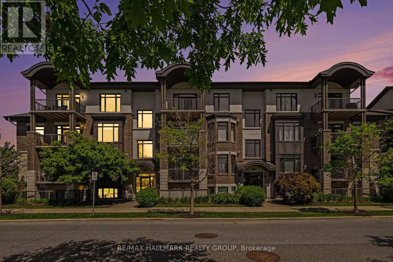 303 - 755 Beauparc Private, Ottawa, Ontario  K1J 0B5 - Photo 1 - X13432426