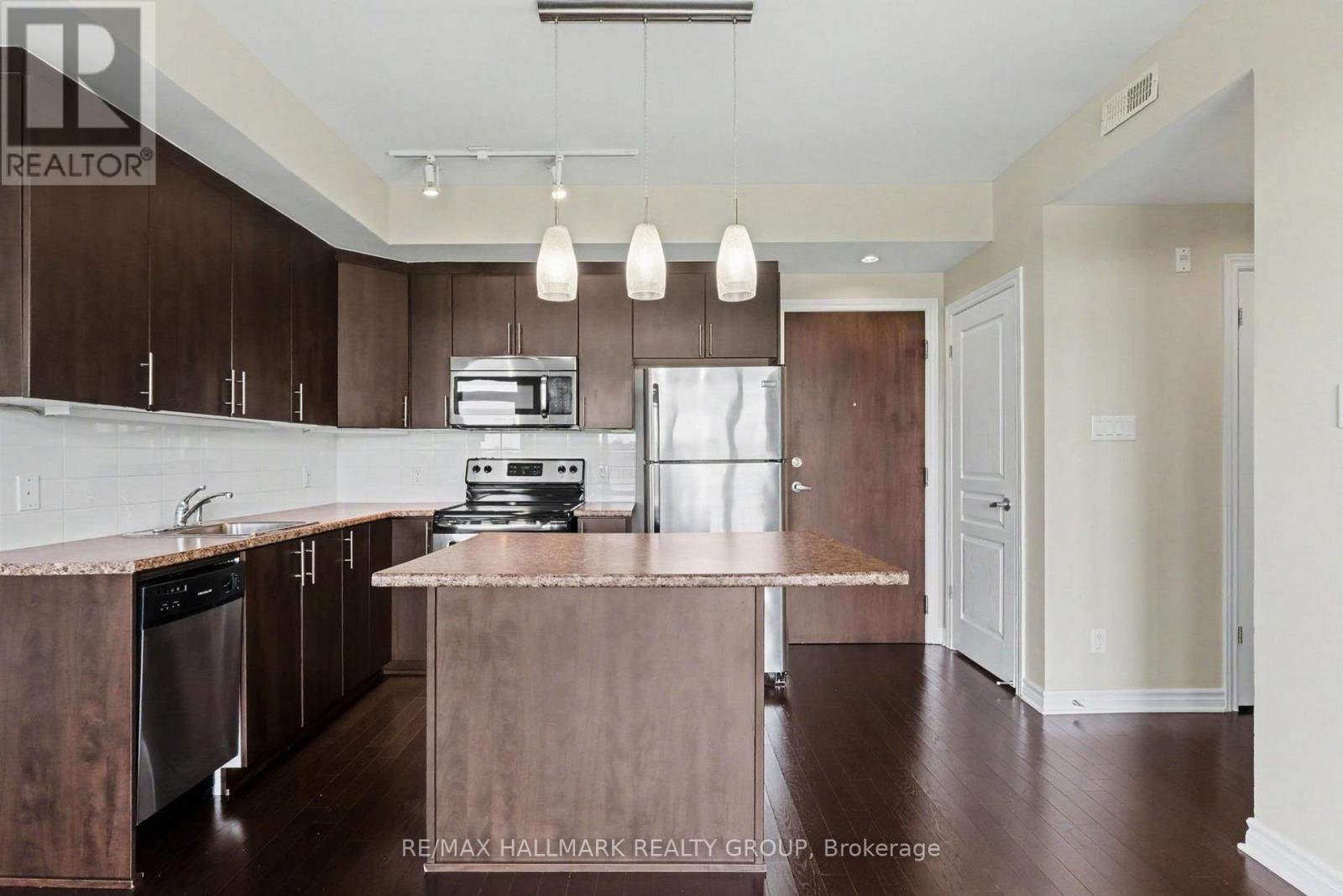 303 - 755 Beauparc Private, Ottawa, Ontario  K1J 0B5 - Photo 3 - X13432426