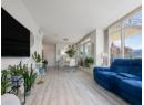 1075 Sunset Drive Unit# 401, Kelowna, BC V1Y 9Y9