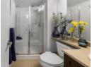 1075 Sunset Drive Unit# 401, Kelowna, BC V1Y 9Y9