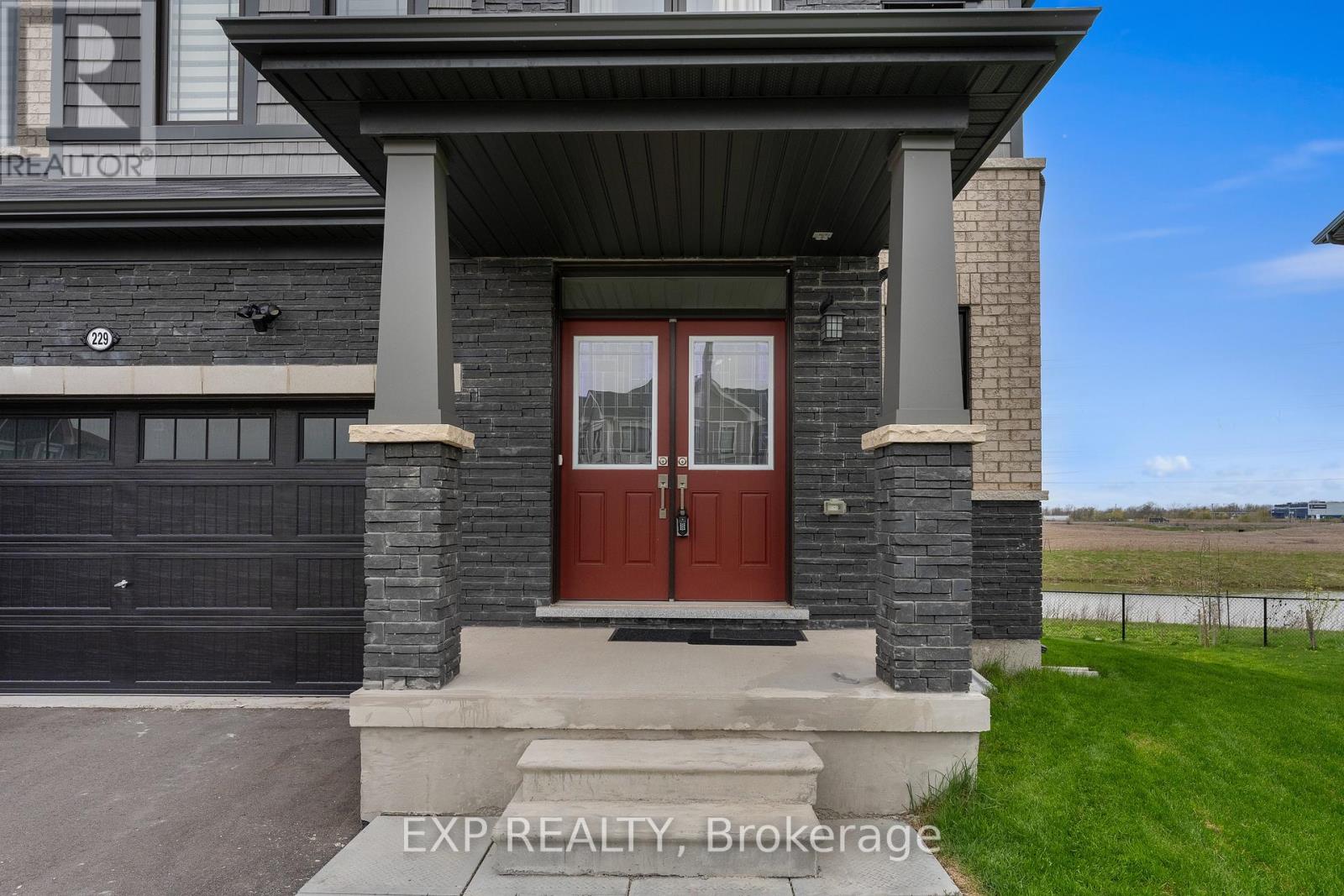 229 Vanilla Trail, Thorold, Ontario  L2V 0L3 - Photo 2 - X13432432