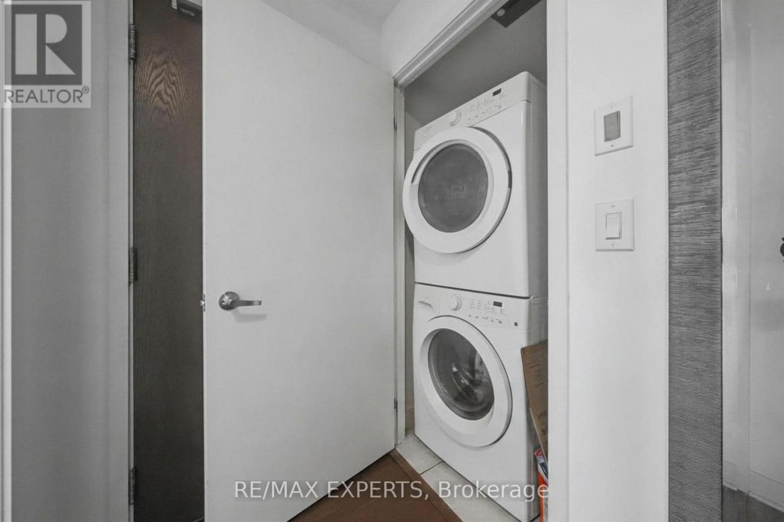 1007 - 365 Prince Of Wales Drive, Mississauga, Ontario  L5B 0G6 - Photo 13 - W13145586