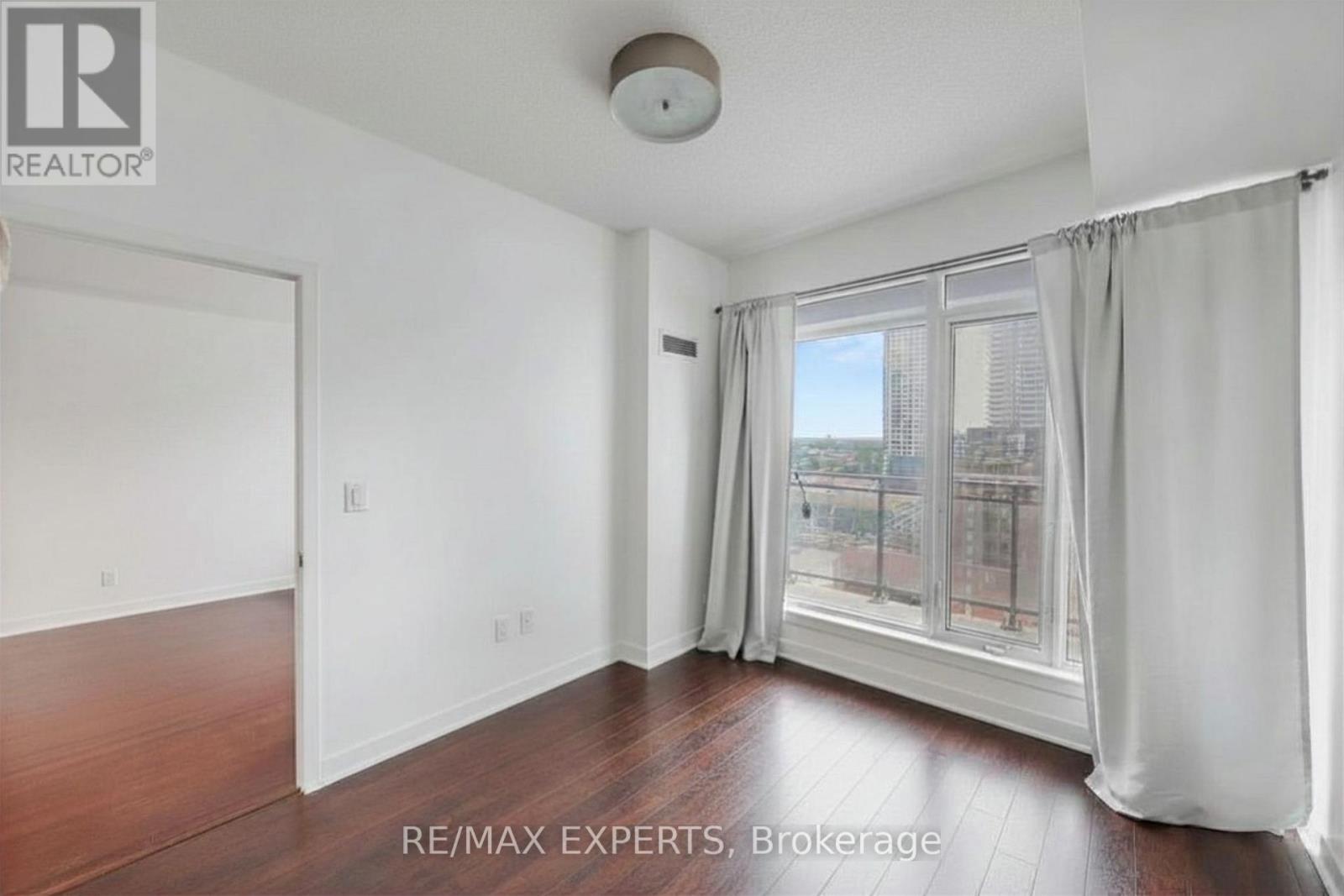 1007 - 365 Prince Of Wales Drive, Mississauga, Ontario  L5B 0G6 - Photo 9 - W13145586