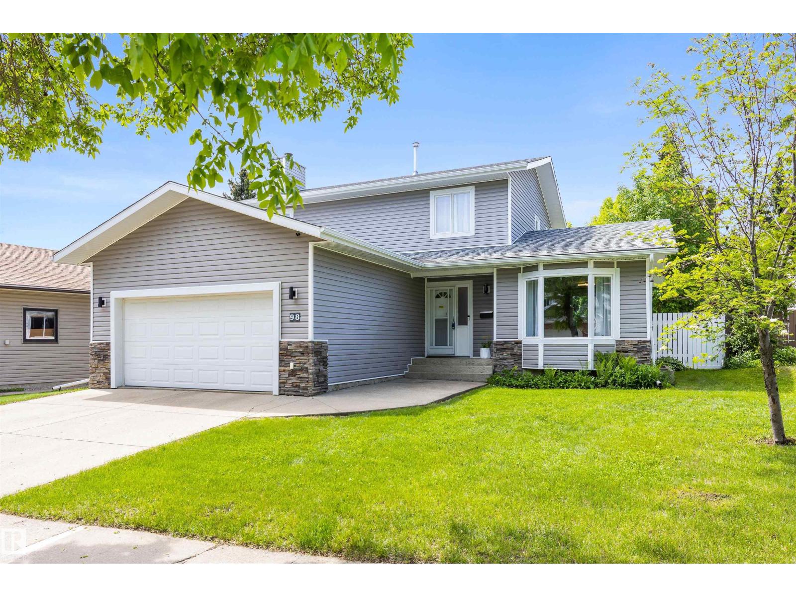 98 LANGHOLM DR, St. Albert, Alberta
