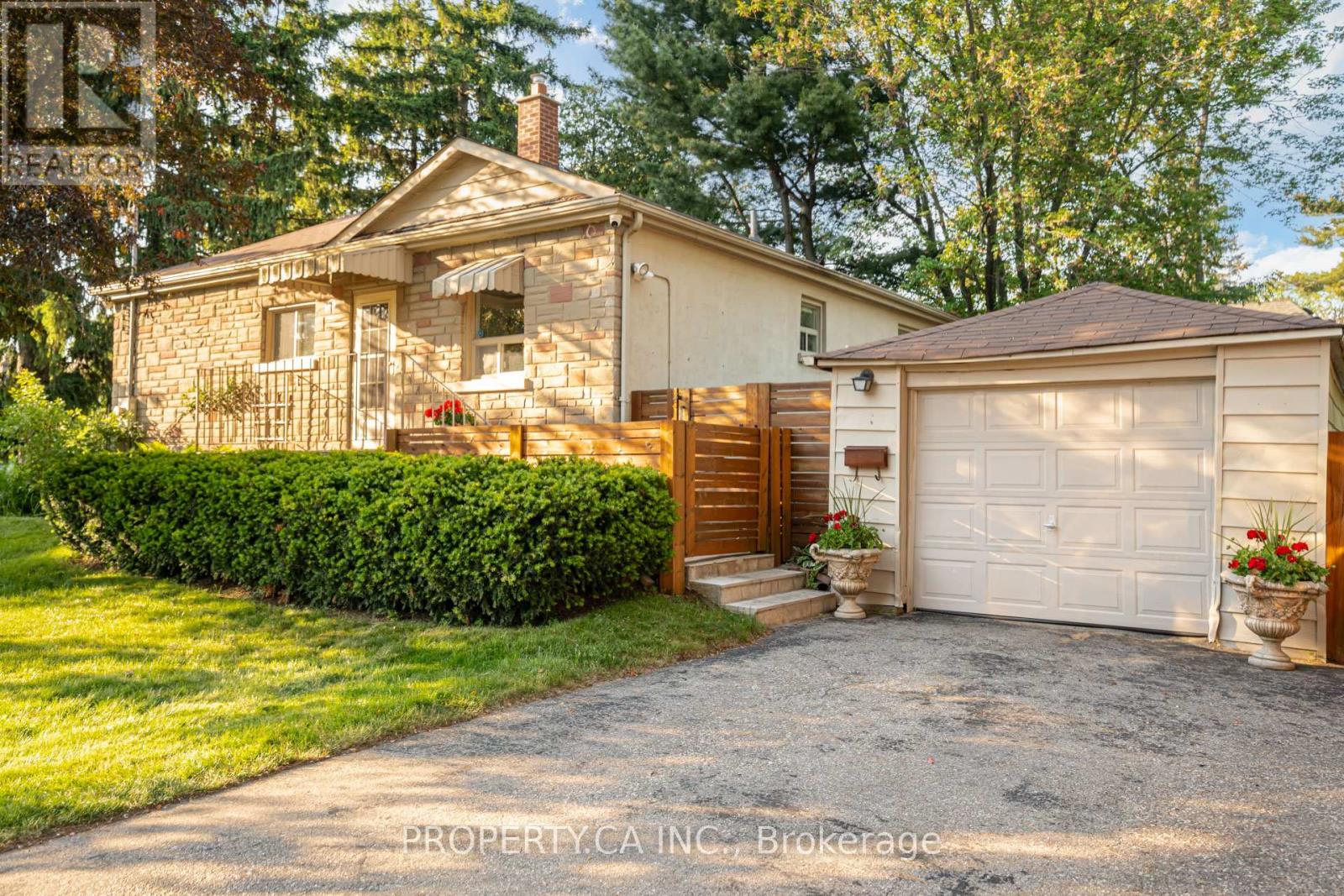 480 LYND AVENUE, Mississauga, Ontario