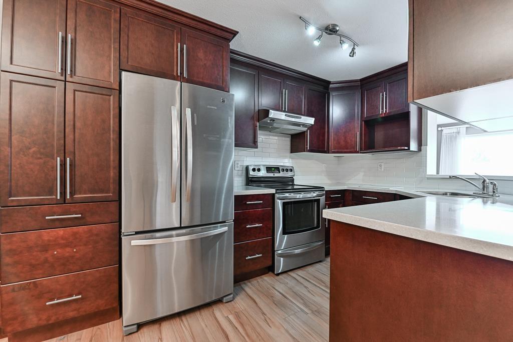 207 33233 Bourquin Crescent, Abbotsford, British Columbia  V2S 1Y2 - Photo 2 - R3075878