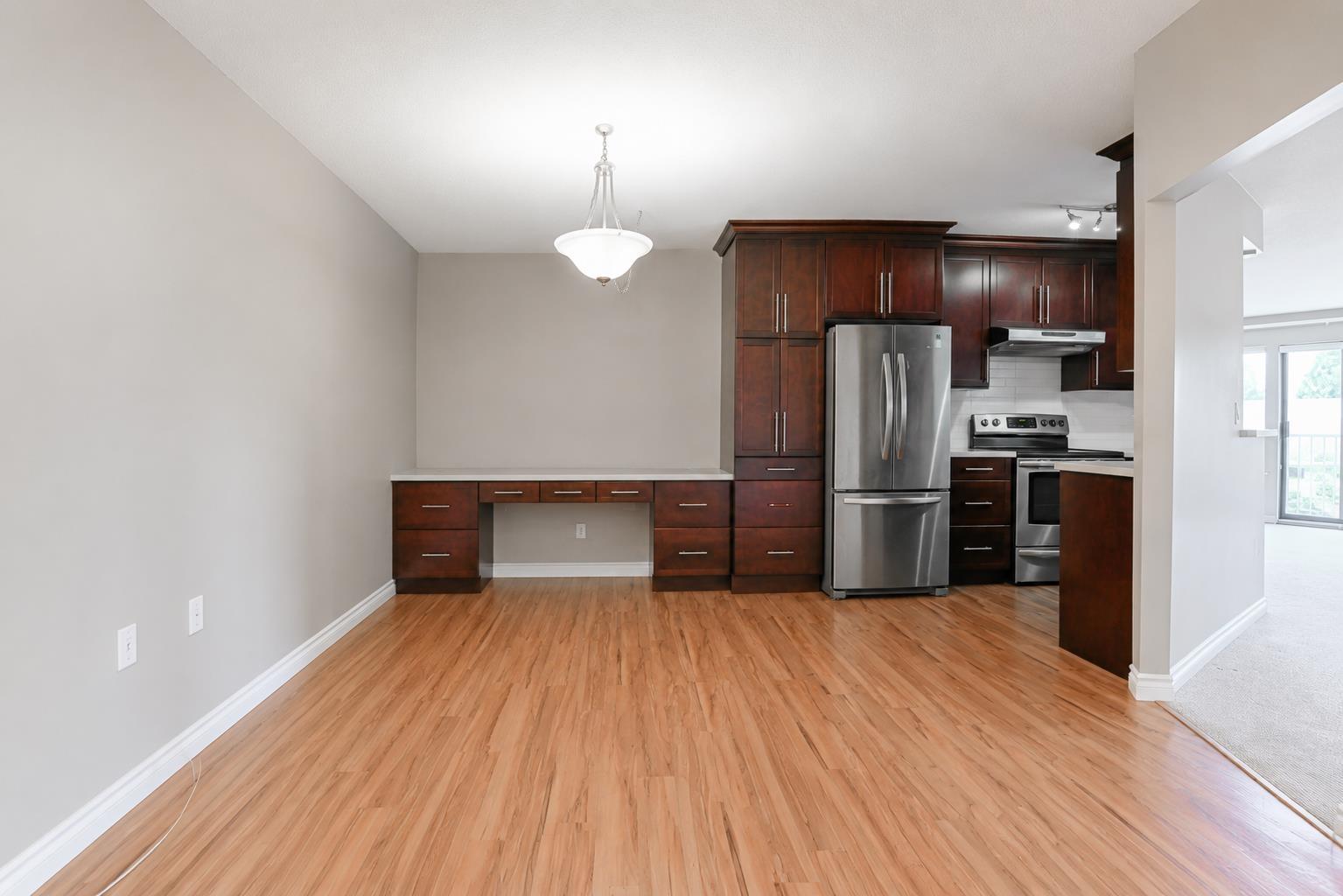 207 33233 Bourquin Crescent, Abbotsford, British Columbia  V2S 1Y2 - Photo 5 - R3075878