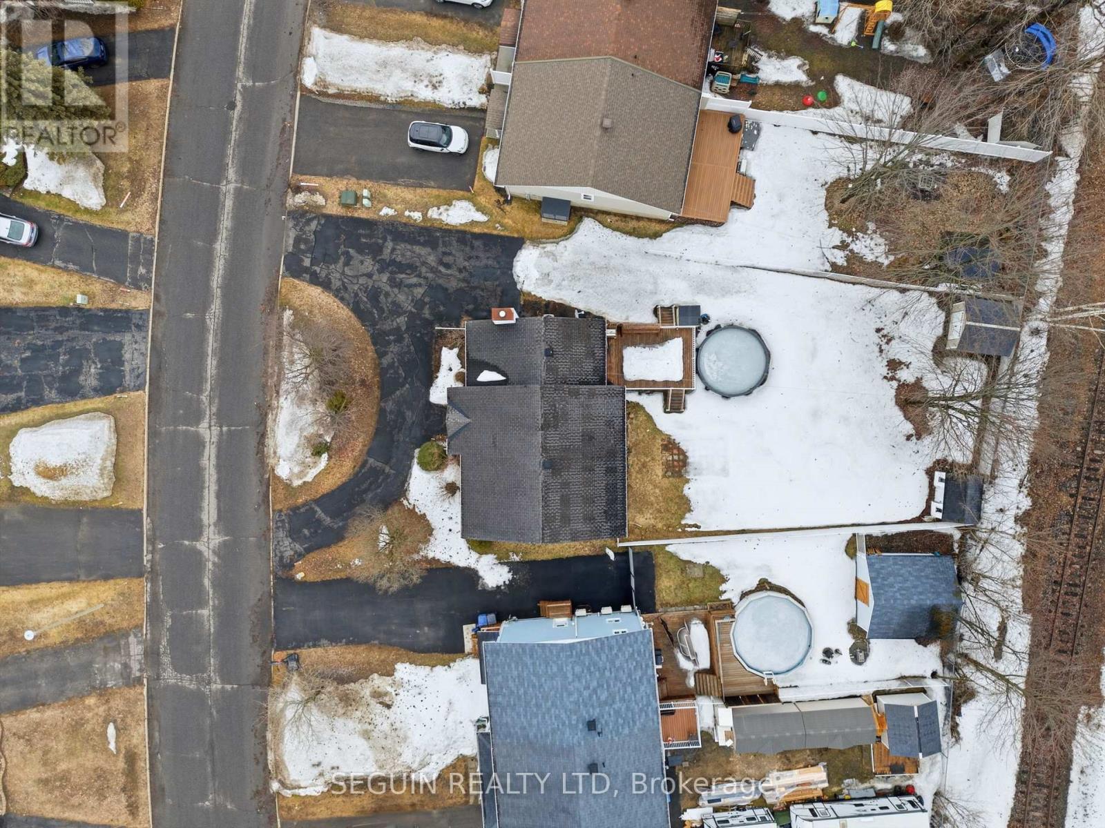 650 Berthiaume Street, Hawkesbury, Ontario  K6A 3M1 - Photo 4 - X12963196