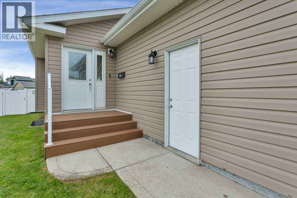 12 Oswald Close, Red Deer, Alberta  T4P 0C1 - Photo 3 - A2319773