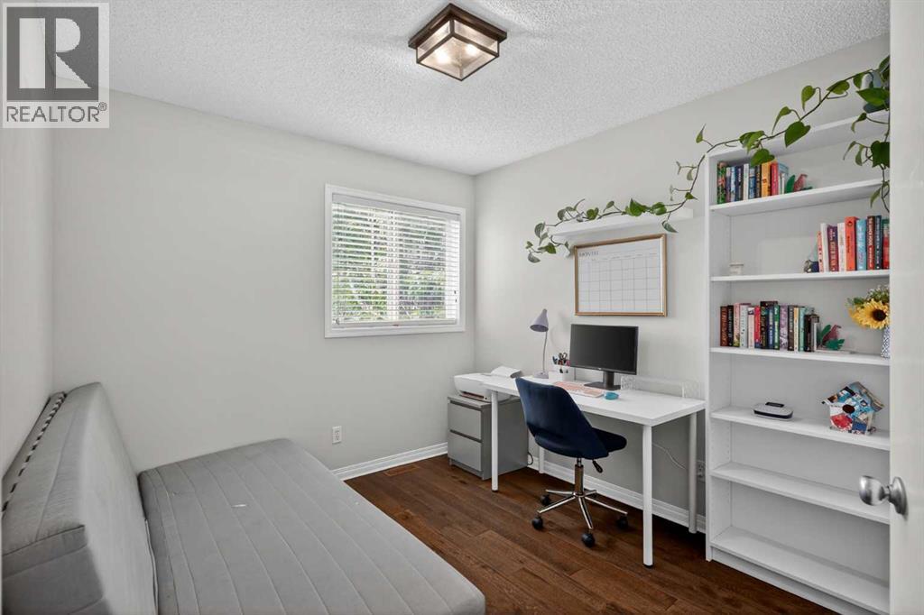 33 Prestwick Rise SE, Calgary, Alberta  T2Z 4A6 - Photo 22 - A2317880
