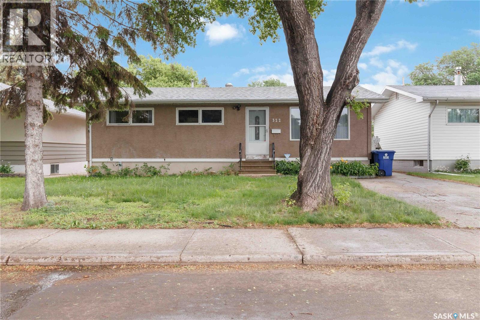 322 U Avenue N, Saskatoon, Saskatchewan  S7L 3C7 - Photo 2 - SK039077