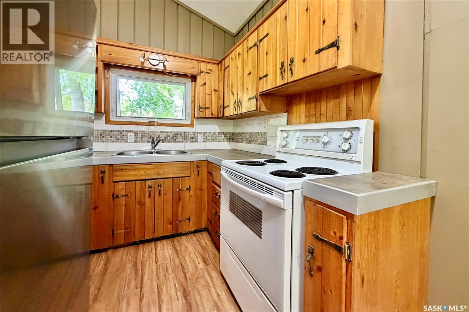 458 7th Street E, Regina Beach, Saskatchewan  S0G 4C0 - Photo 9 - SK039045