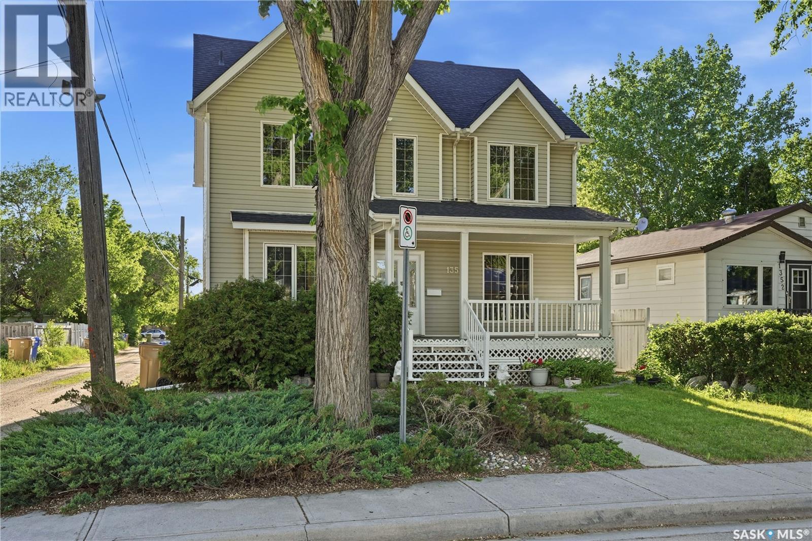 1358 Forget Street, Regina, Saskatchewan  S4T 4Y1 - Photo 2 - SK039012