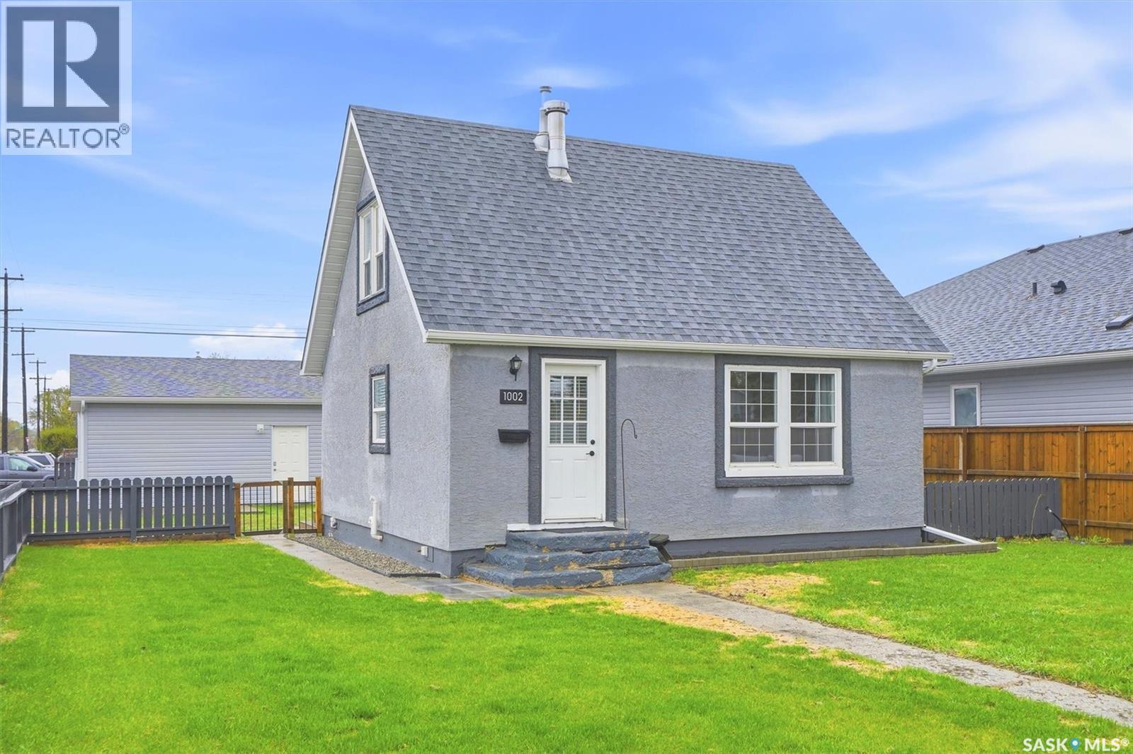 1002 O AVENUE S, saskatoon, Saskatchewan
