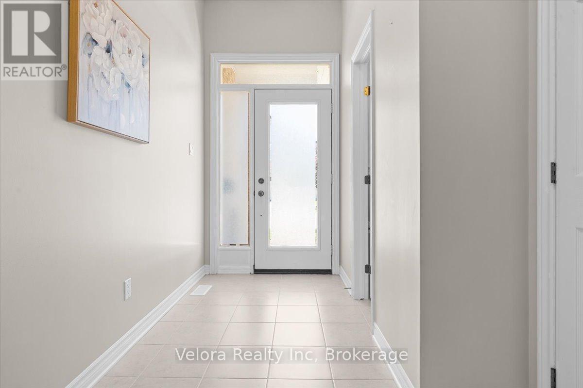 366 Warmstone Drive, Ottawa, Ontario  K2S 0W5 - Photo 4 - X13428706