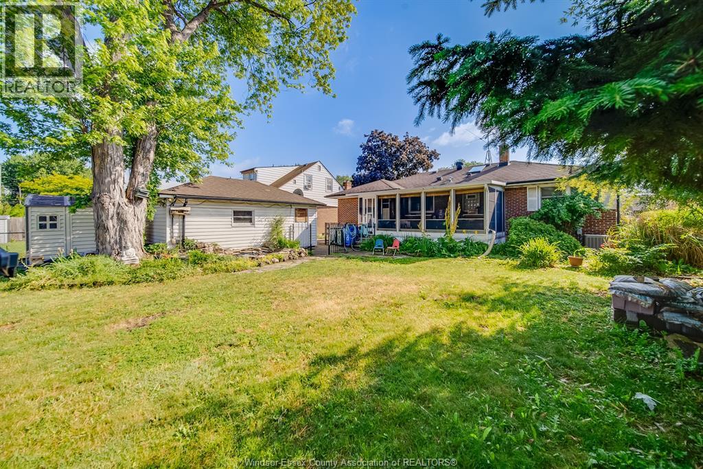 3063 Bruce Avenue, Windsor, Ontario  N9E 1W3 - Photo 43 - 26013340