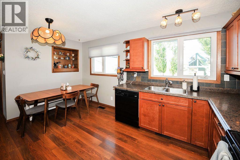4414 67 Street, Camrose, Alberta  T4V 3B3 - Photo 13 - A2316341