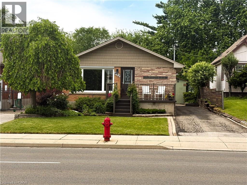 652 UPPER WENTWORTH Street, Hamilton, Ontario