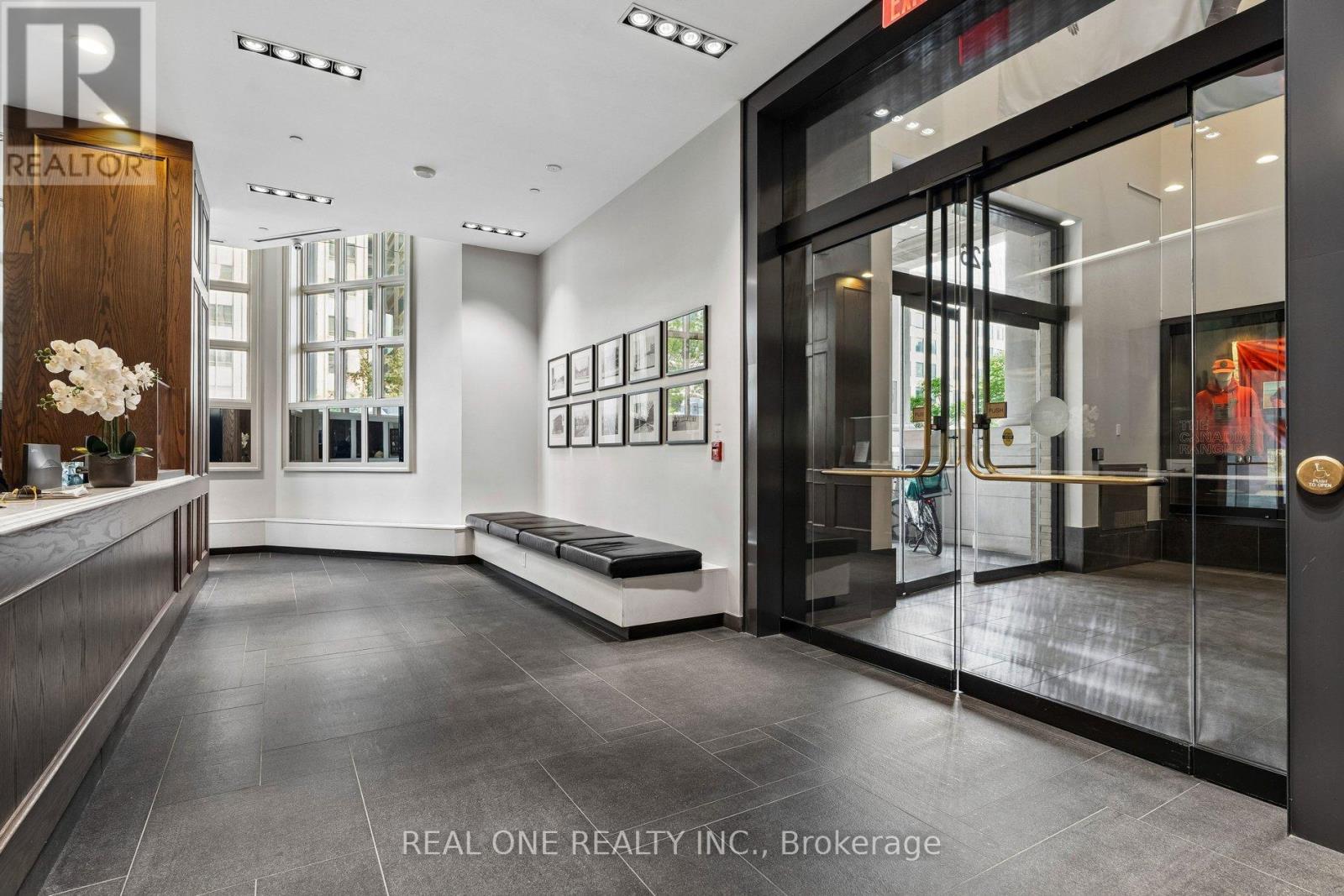 3102 - 426 University Avenue, Toronto, Ontario  M5G 1S9 - Photo 5 - C13432442